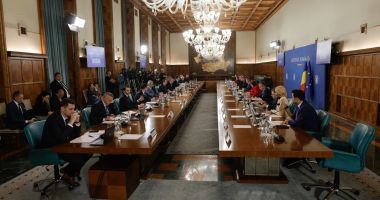 Stire din Cultură-Educație : Premierea elevilor cu note de 10 la bacalaureat şi la evaluarea naţională, pe agenda şedinţei de guvern
