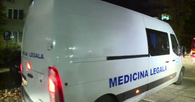 Stire din Eveniment : Mamă și fiu, găsiți morți în casă. Vecinii au alertat poliția
