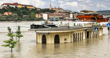 Stire din Actualitate : Budapesta sub ape. Dunărea a inundat o parte din oraș