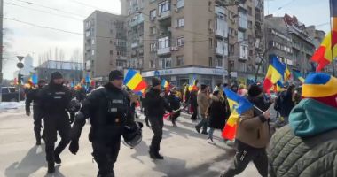 Stire din Eveniment : Jandarmeria, în alertă. Instigări la protest pe TikTok