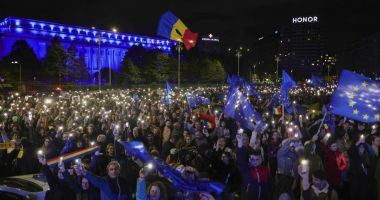 Stire din Actualitate : Zeci de mii de români din toată țara au participat în Piața Victoriei, la mitingul pro Europa