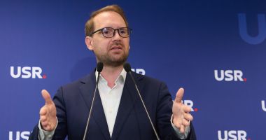 Stire din Politică-Administrație : Dominic Fritz: Una din greşelile care ne-au adus unde suntem este această tendinţă de a face politică după sondaje