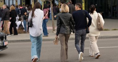 Stire din Social : Românii ar putea plăti taxe consulare de la 1 ianuarie 2026. Lista serviciilor reintroduse de MAE