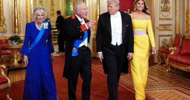 Stire din Actualitate : Ce cadouri și-au făcut soţii Trump şi cuplul regal britanic cu prilejul vizitei la castelul Windsor