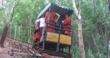 Stire din Actualitate : Mai mulți călugări, inclusiv din România, au murit într-un accident de funicular