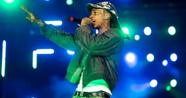 Stire din Eveniment : Wiz Khalifa, condamnat la nouă luni de închisoare cu executare în România