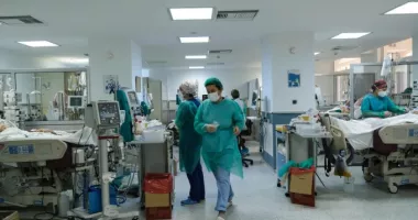 Stire din Actualitate : Ministrul Sănătăţii invită sindicatele şi societăţile profesionale la discuţii pe tema gărzilor