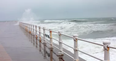 Stire din Social : Avertizare meteo. Intensificări ale vântului în Constanța