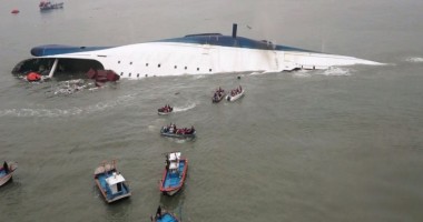 Stire din Actualitate : Bilanțul scufundării feribotului în Coreea de Sud a ajuns la 242 de morți