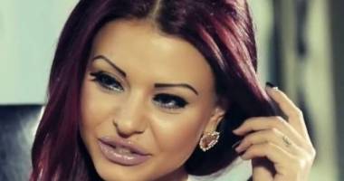 Stire din Monden : Ana Mocanu, în depresie de sărbători din cauza singurătății: "Vreau un bărbat"