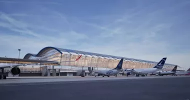 Stire din Eveniment : Momente de tensiune pe Otopeni. Un avion plin cu pasageri se întoarce din drum după o alertă tehnică