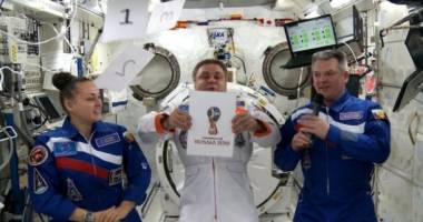 Stire din Sport Internațional : Rușii au lansat în spațiu logoul pentru Mondialul de peste 4 ani: "Bomba nucleară 2018"