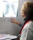Stire din Sănătate : Cei care scuipă pe stradă vă pot îmbolnăvi de TBC