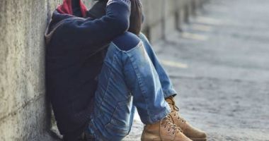Stire din Social : Aproape un sfert dintre tinerii din România se confruntă cu sărăcie severă