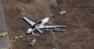 Stire din Actualitate : VIDEO. Avion prăbușit! Doi morți, 182 de răniți
