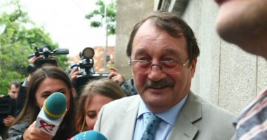 Stire din Eveniment : Mircea Băsescu, trimis în judecată pentru trafic de influență