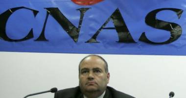 Stire din Sănătate : Președintele CNAS: În spitale găsim toate medicamentele scumpe, dar nu găsim vată sau seringi