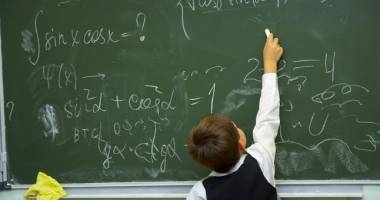 Stire din Cultură-Educație : Controverse privind noua lege a Educației