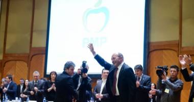 Stire din Politică-Administrație : Delegații la Congres au votat înființarea formațiunii politice Mișcarea Populară