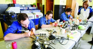 Schimbări importante în învățământ! Elevii și profesorii vor avea o surpriză