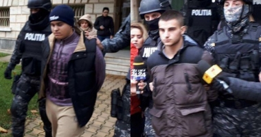 Stire din Eveniment : Anchetatori, despre autostopiștii criminali: Adolescenții nu se obișnuiesc după gratii, familia i-a abandonat