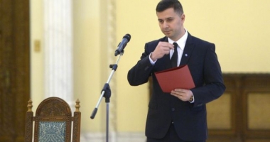 Stire din Politică-Administrație : Ministrul delegat pentru Fonduri Europene, Marius Nica, a demisionat