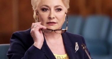 Stire din Politică-Administrație : "Sper să avem mai mulți candidați la șefia PSD; cred că trebuie să fie o conducere colectivă"