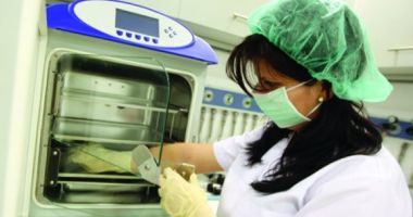 Gafă incredibilă făcută de o clinică de fertilizare: o femeie asiatică a născut gemeni albi