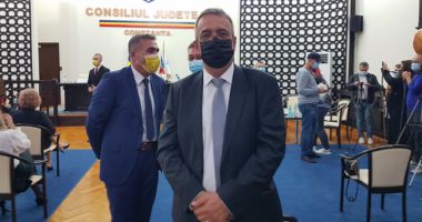 Stire din Politică-Administrație : Live Text: A început şedinţa extraordinară de Consiliu Local