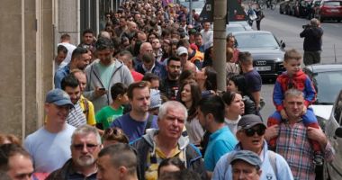 Stire din Eveniment : S-a încheiat înscrierea la vot a diasporei. Iată câți români au optat pentru votul prin corespondență