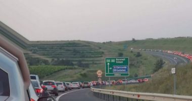 Stire din Eveniment : Şoferi, atenţie! Trafic îngreunat pe Autostrada Soarelui, din cauza unui accident