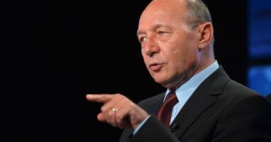 Stire din Politică-Administrație : Traian Băsescu a răbufnit pe Facebook: "Iohannis nu are dreptul la tăcere!"