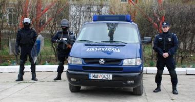 Stire din Eveniment : Conflict aplanat de către jandarmii constănțeni, în zona instanțelor judecătorești