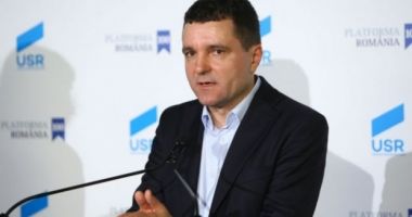 Stire din Politică-Administrație : Nicușor Dan s-a reînscris în USR: "Fac tot ce ține legal de mine ca Alianța USR-PLUS să se regăsească pe buletinele de vot"