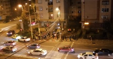 VIDEO / Accident rutier cu o victima, în Inel II! Una dintre mașini a ajuns pe trotuar - 4