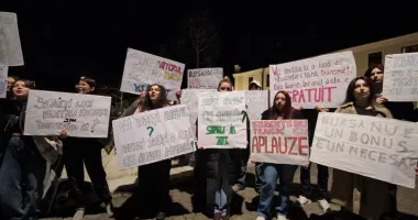 Stire din Actualitate : Studenții protestează și cer finanțare mai mare pentru Educație