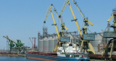 Stire din Economie : 72 nave și-au anunțat sosirea în porturile românești