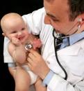 Stire din Cetățenești : "Doctorița m-a obligat să curăț voma bebelușului dus la consult"