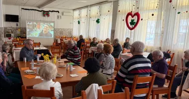 Stire din Social : Seniorii constănțeni, reuniți într-o activitate despre viața la vârsta a treia