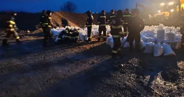 Stire din Eveniment : Risc major de inundații. Autoritățile luptă cu apele Putnei