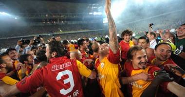 Stire din Sport : Galatasaray, campioană a Turciei pentru a 20-a oară în istoria sa