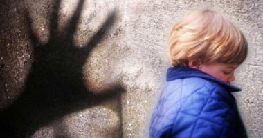 Stire din Politică-Administrație : Senatorii juriști au respins proiectul ce prevede castrarea pedofililor recidiviști