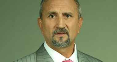 Stire din Cultură-Educație : Trupul neîsuflețit al lui Șerban Ionescu a fost depus la Biserica Batiștei