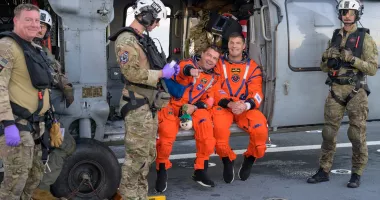 Stire din Actualitate : Misiunea Artemis II, final spectaculos. Astronauții au revenit pe Pământ după un zbor istoric în jurul Lunii