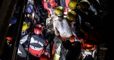 Stire din Actualitate : Tragedia minieră din Turcia: Compania care administrează mina Soma respinge orice acuzații de "neglijență"
