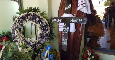 Galerie foto. JALE ȘI DURERE LA CONSTANȚA! A început slujba de înmormântare a lui Marcel Toader - 3