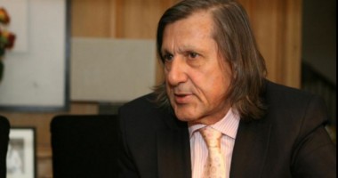 Stire din Politică-Administrație : Fostul tenisman ILIE NĂSTASE candidează la Senat