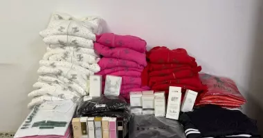 Stire din Eveniment : Bunuri contrafăcute și unelte de pescuit ilegal, confiscate de polițiștii de frontieră constănțeni