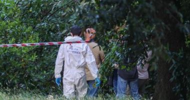 Stire din Actualitate : Tragedie fără margini: O româncă și fiica ei nou-născută au fost găsite moarte, într-un parc din Roma