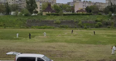 Lecție de civism la Constanța. Voluntarii încearcă să readucă la viață terenul de rugby Badea Cârțan - 3